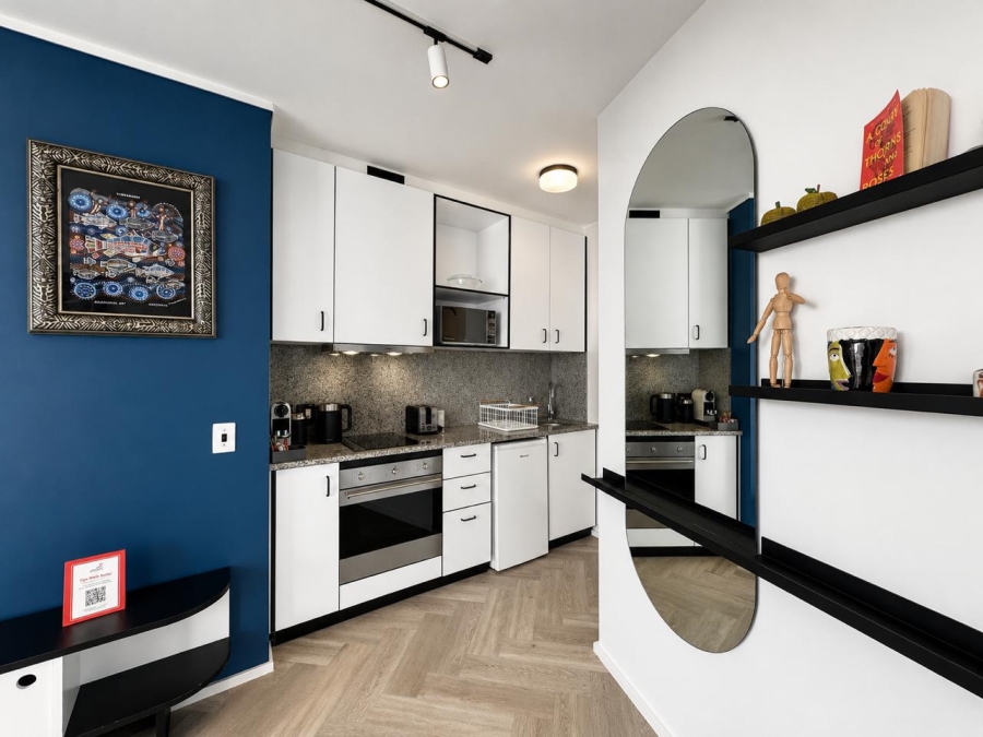1 Bedroom Property for Sale in Sea Point Western Cape